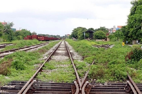 Nghiên cứu tiếp tục triển khai dự án đường sắt 7.600 tỷ đồng từ Quảng Ninh đến Hà Nội
